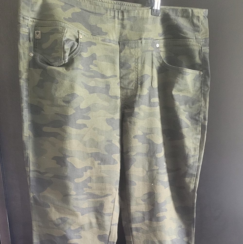 Belle by Kim Gravel Camouflage Straight Leg Pants